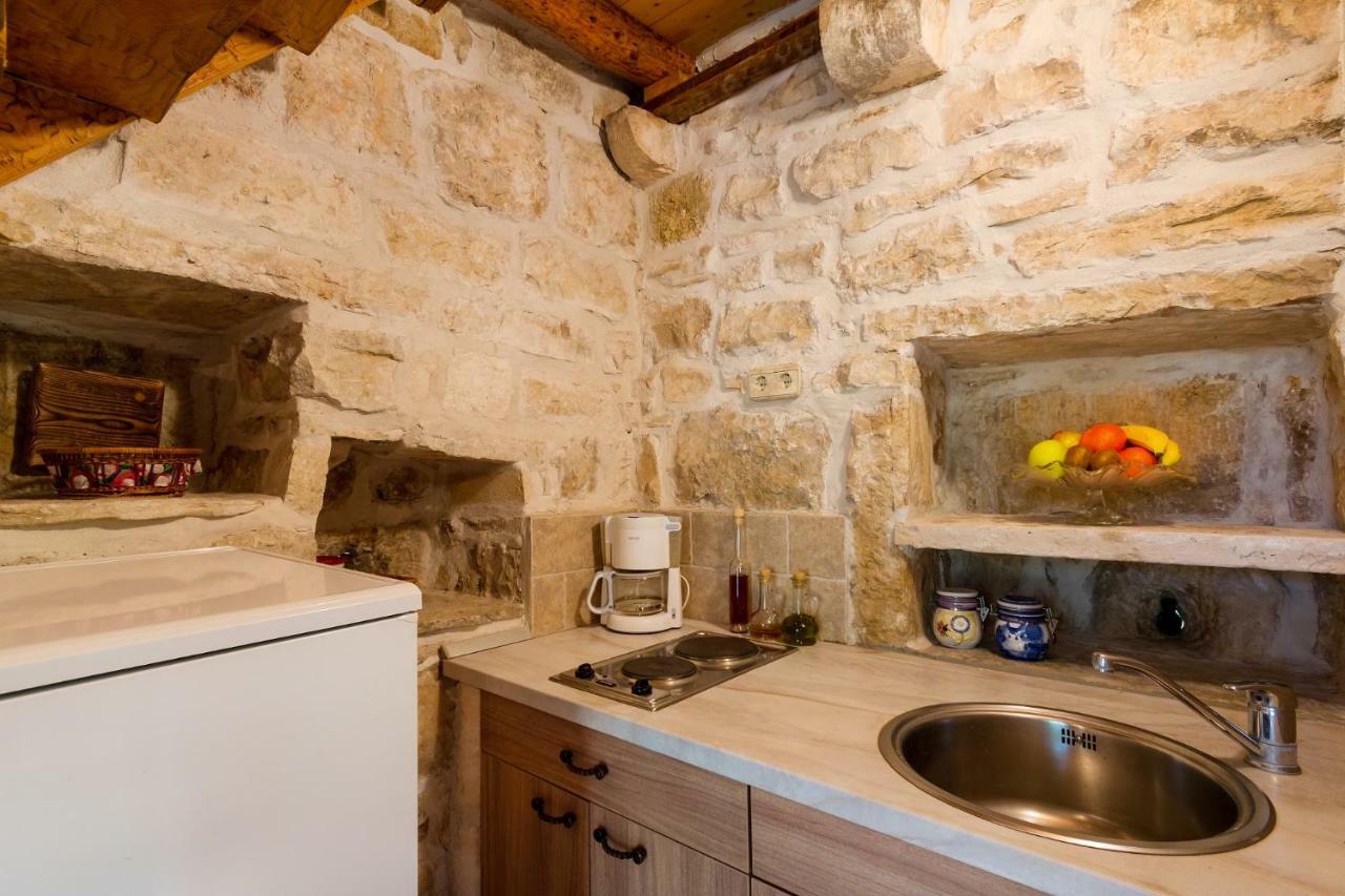 Old Small Stone House Zrnovo Dış mekan fotoğraf