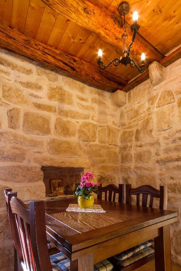 Old Small Stone House Zrnovo Dış mekan fotoğraf