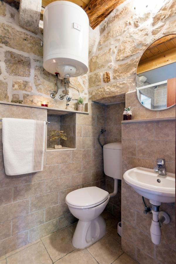 Old Small Stone House Zrnovo Dış mekan fotoğraf